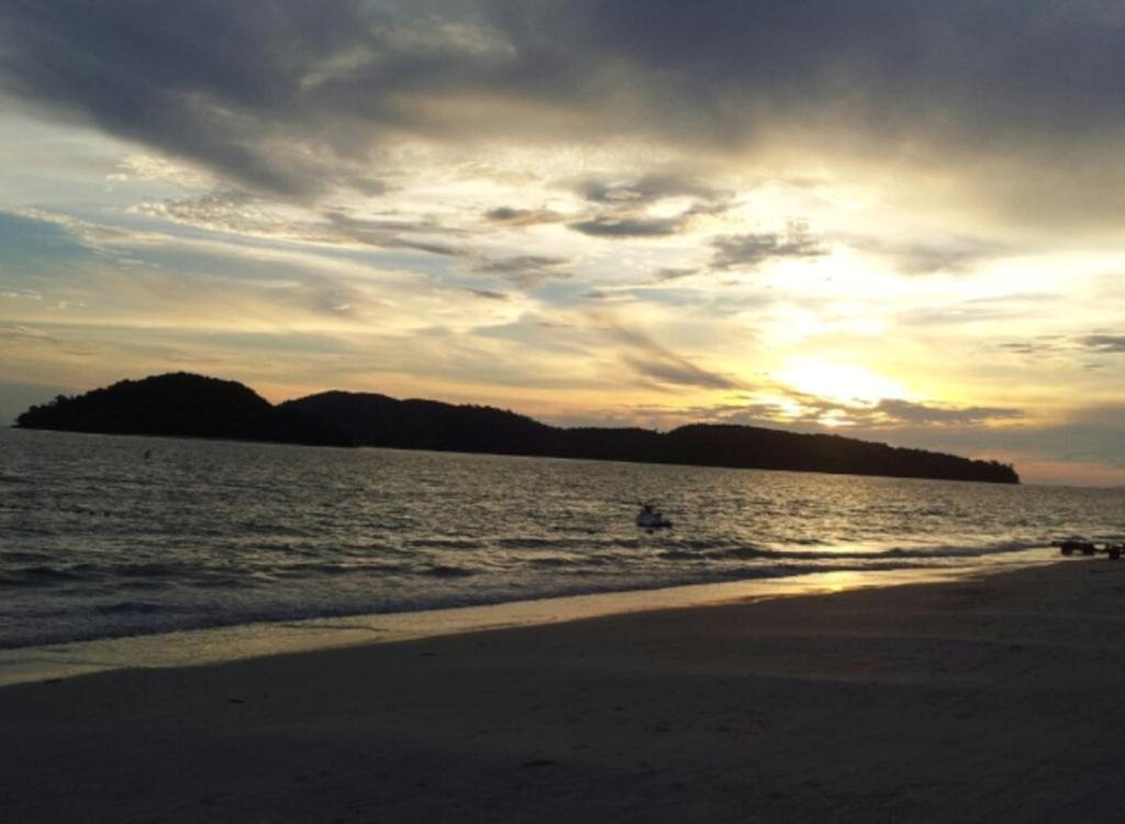 Huda Inn Pantai Cenang  Esterno foto